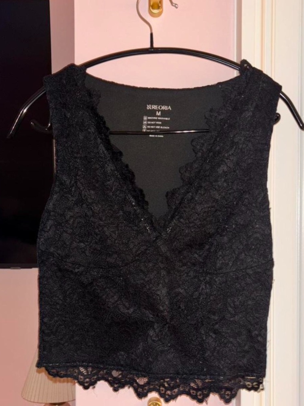 Black Floral Lace V-Neck Crop Top Size Medium
